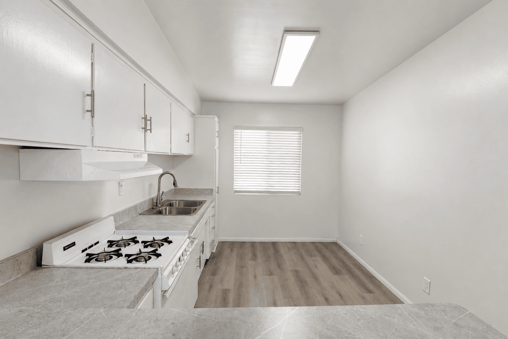 Oxnard Apartment: 4921 Nautilus Street #E