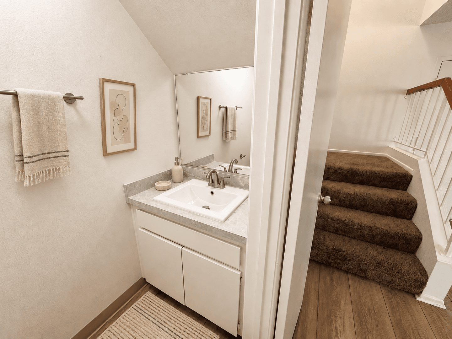 Ventura House: 1274 San Simeon #4