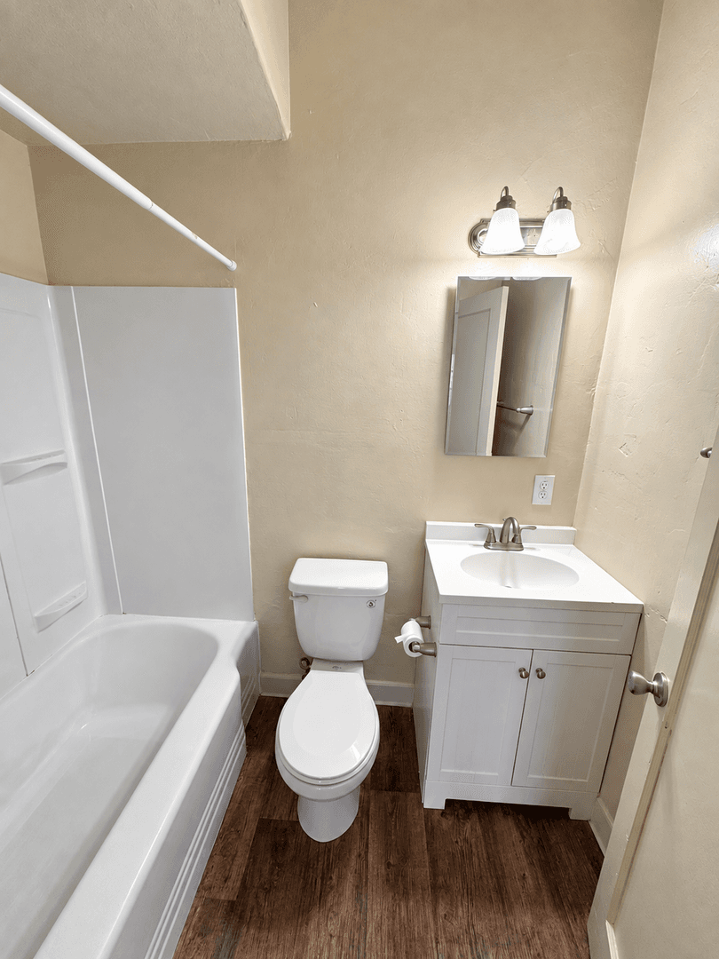 Ventura Apartment: 1209 E. Main Street