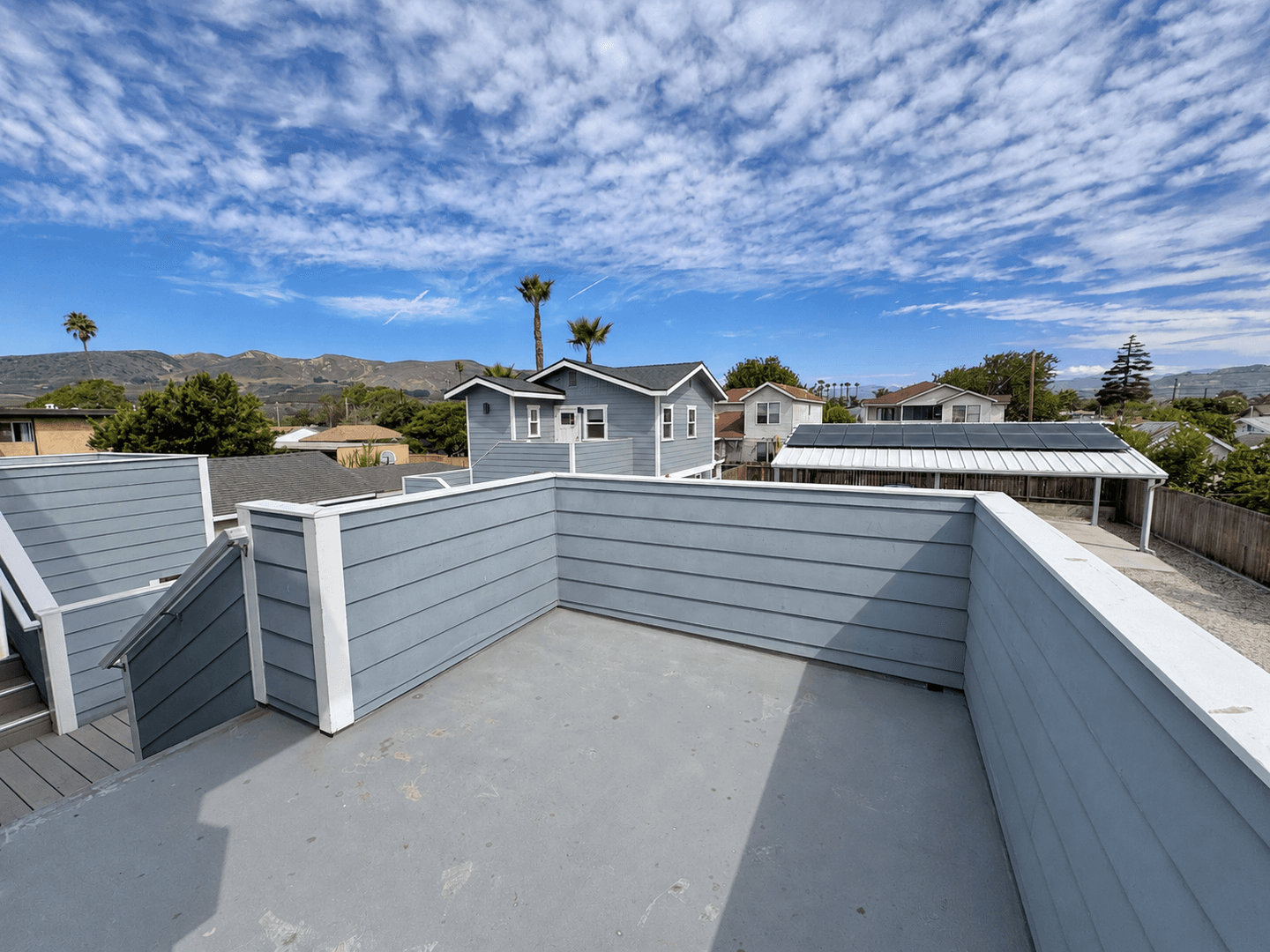 Ventura Apartment: 267 W. Park Row #B