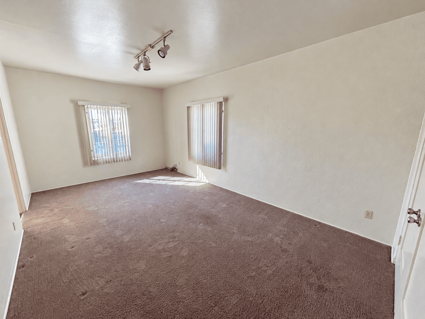 Ventura Apartment: 1209 E. Main Street
