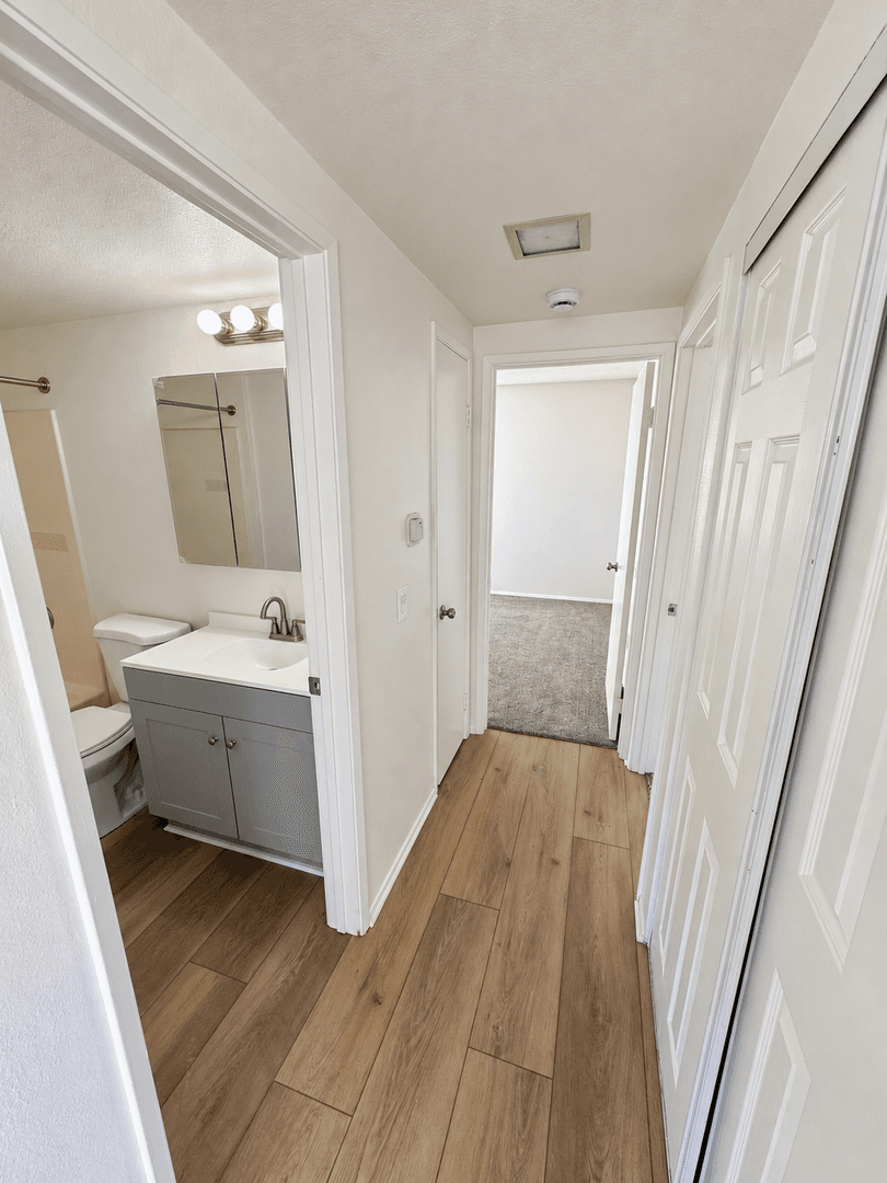Santa Paula Apartment: 525-529 Acacia Road