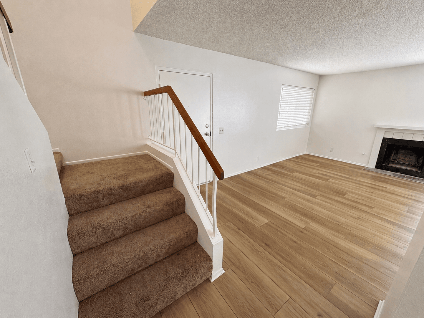 Ventura House: 1274 San Simeon #4