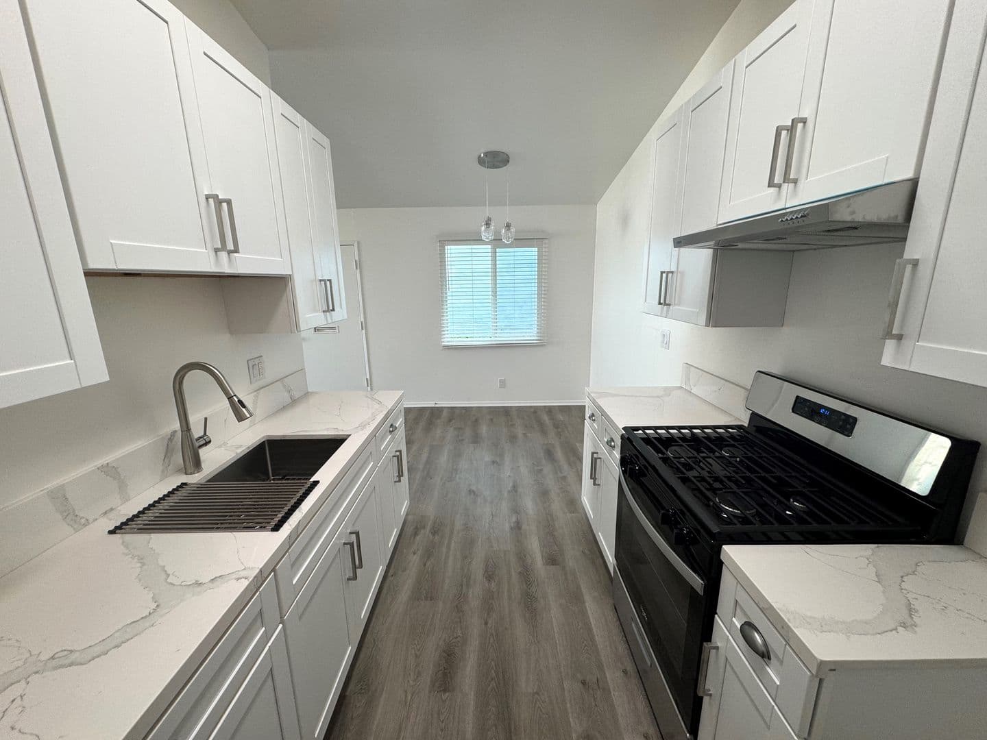Ventura Apartment: 716-722 Sidonia