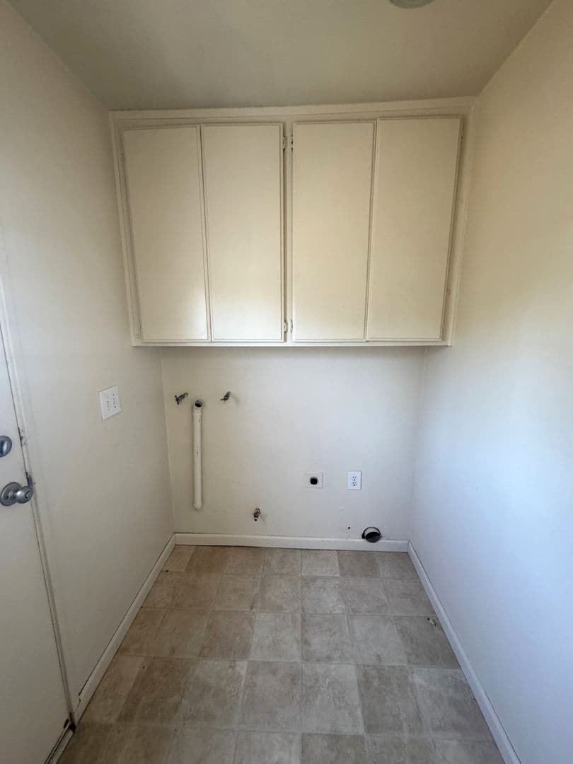 Ventura Apartment: 141 Holt Street