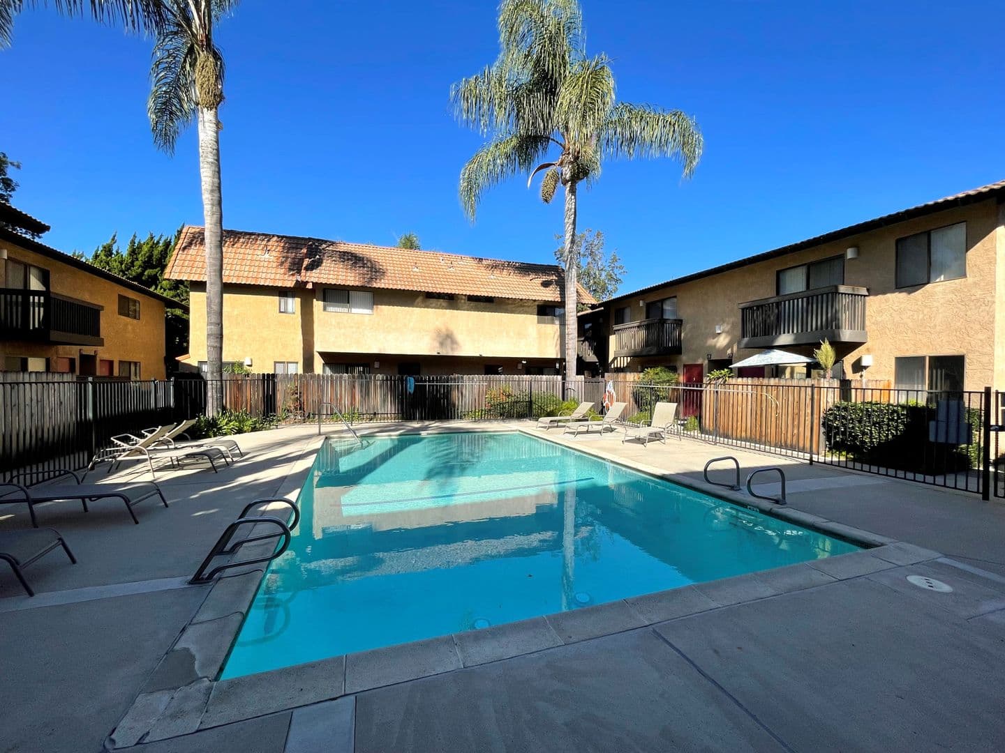 Ventura Apartment: 10855 & 10880 Del Norte