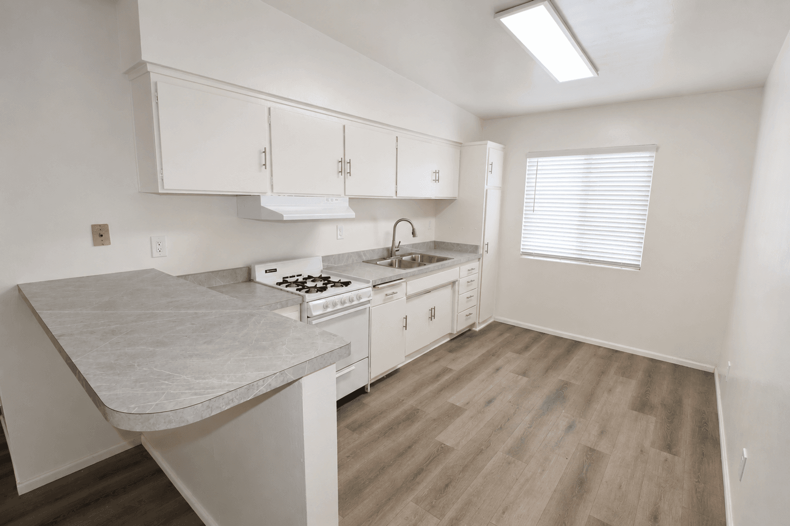 Oxnard Apartment: 4921 Nautilus Street #E