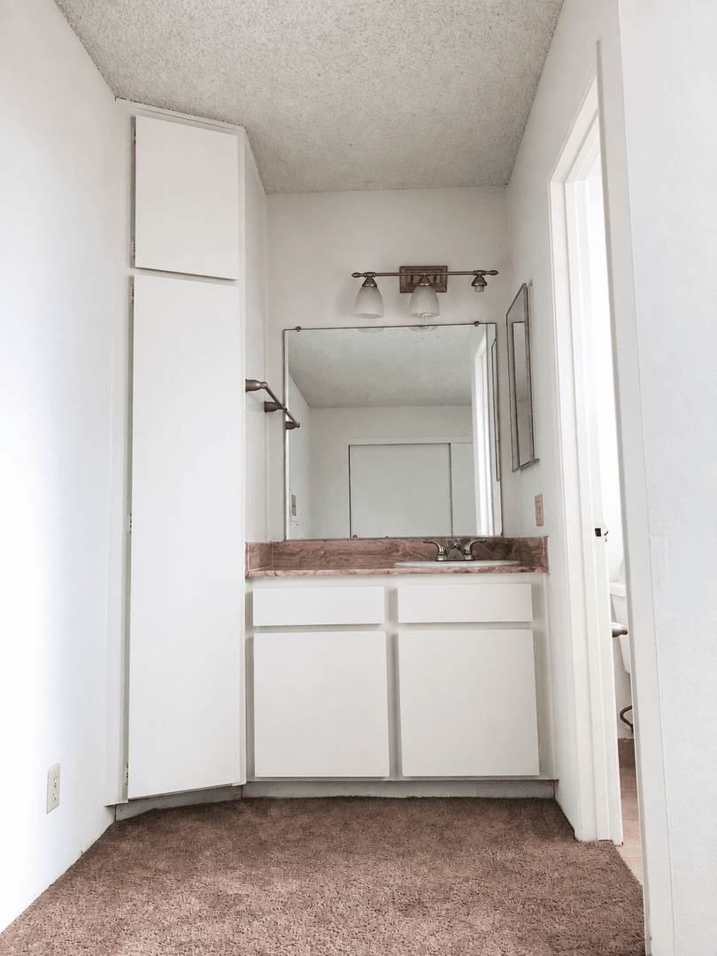Ventura Apartment: 10855 & 10880 Del Norte