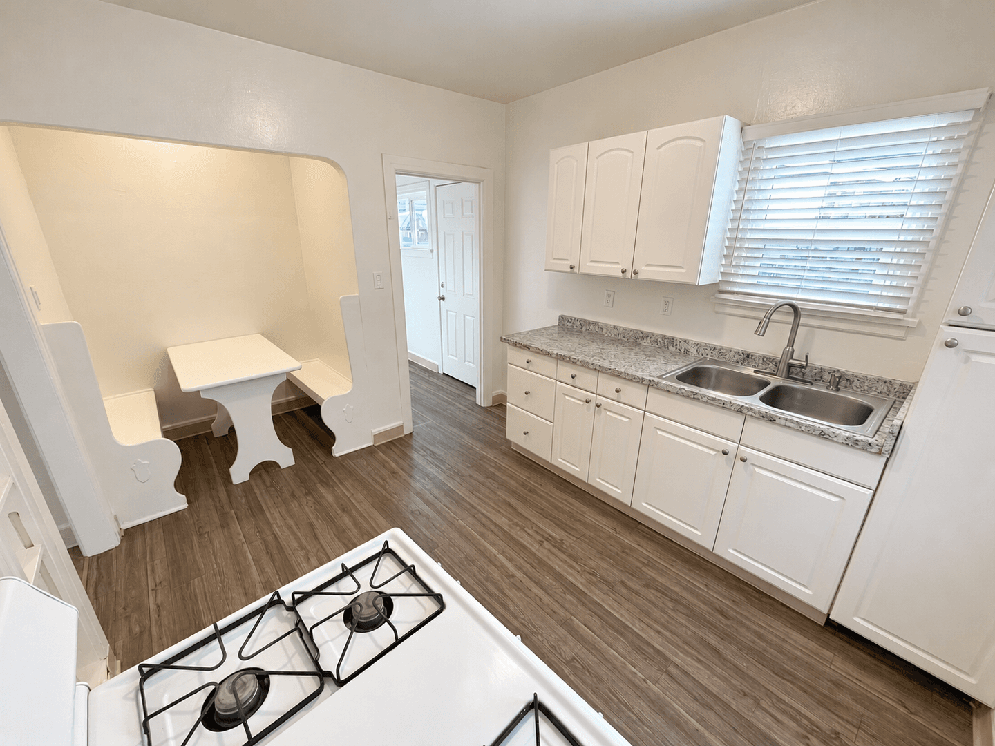 Ventura Apartment: 121-137 El Medio