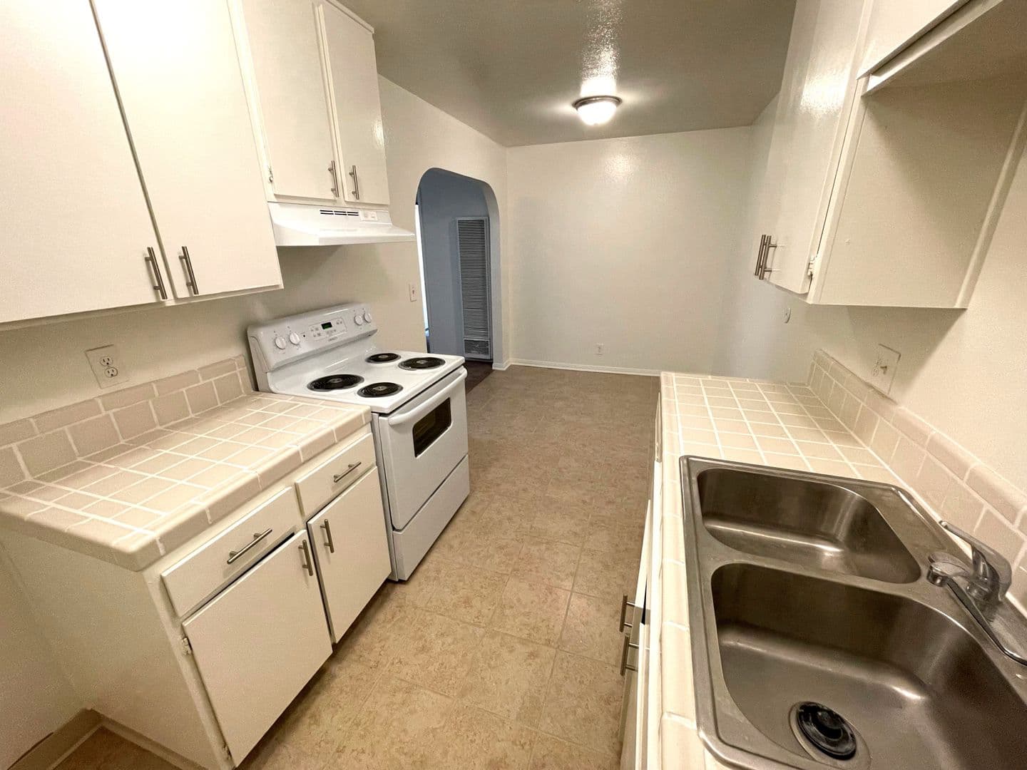 Ventura Apartment: 10855 & 10880 Del Norte