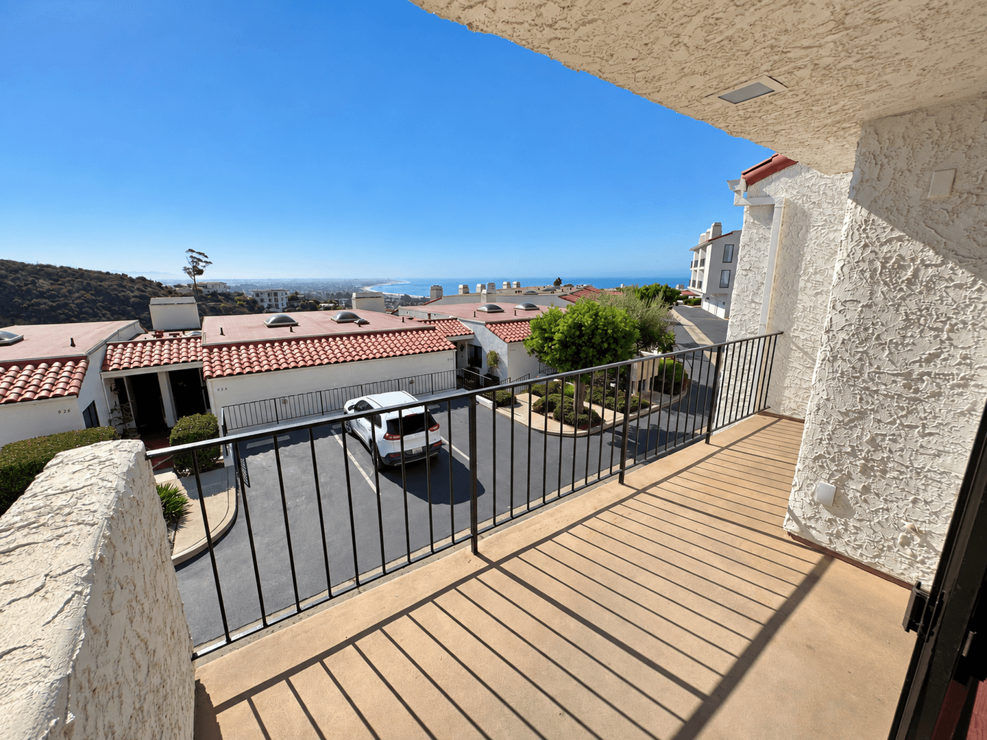 Ventura Townhome: 925 Vallecito Drive