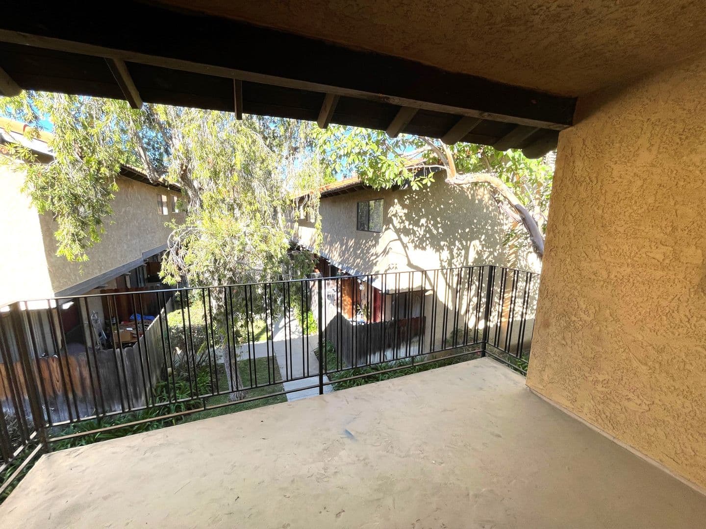 Ventura Apartment: 10855 & 10880 Del Norte