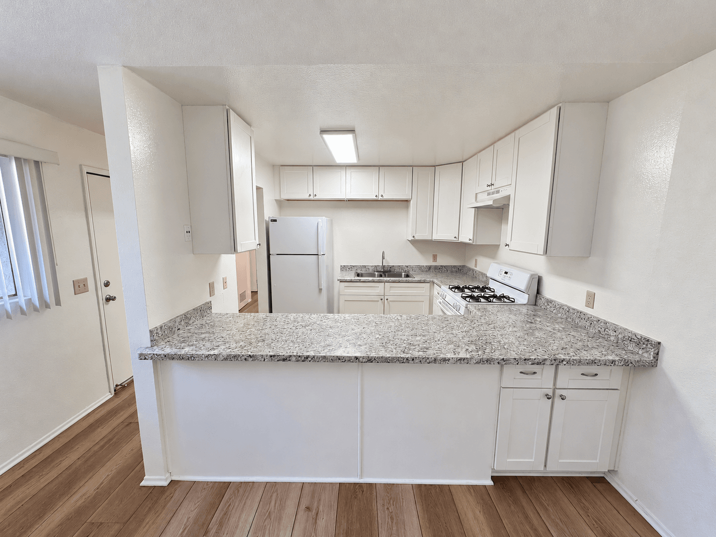 Ventura Apartment: 1075 N. Olive