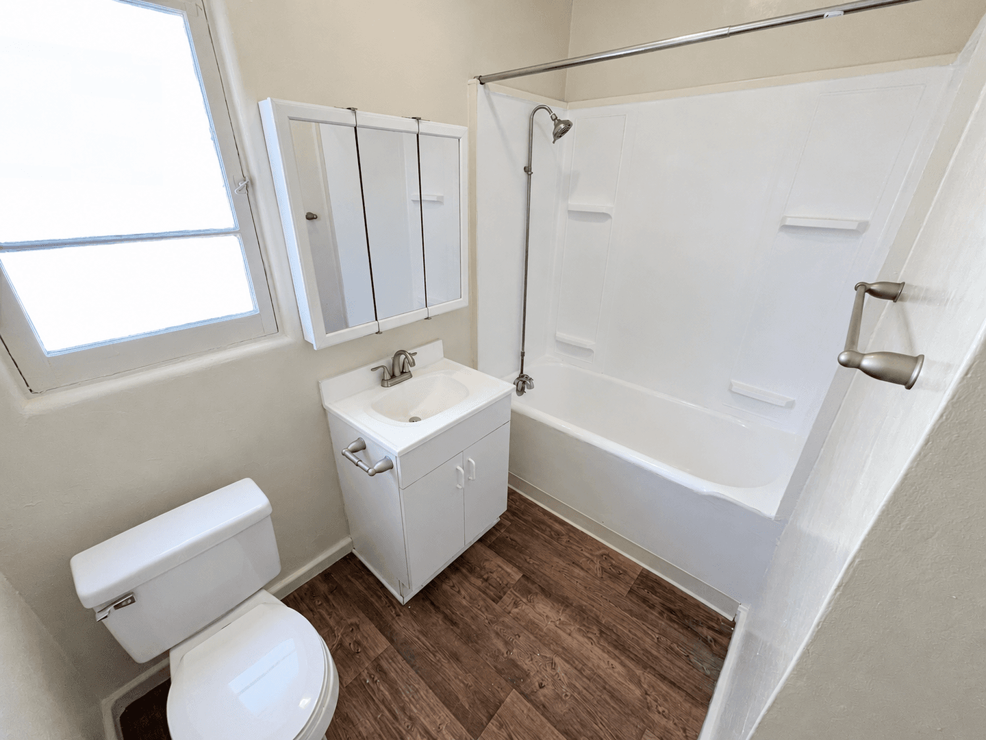 Ventura Apartment: 1209 E. Main Street