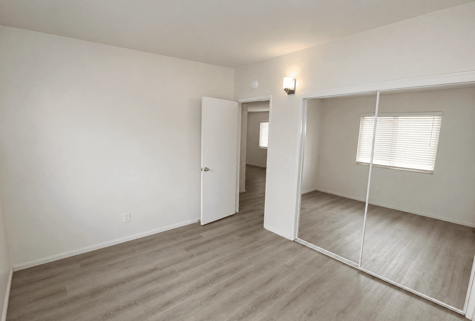 Oxnard Apartment: 4921 Nautilus Street #E