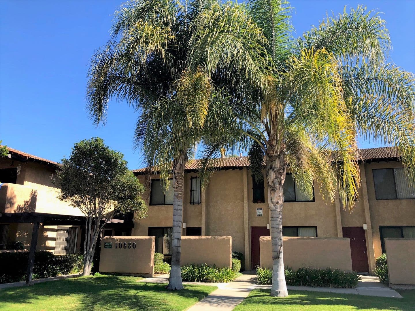 Ventura Apartment: 10855 & 10880 Del Norte
