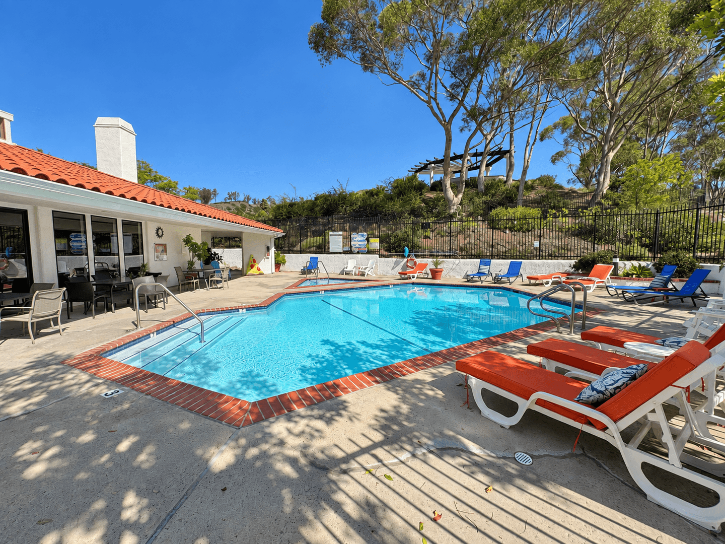 Ventura Townhome: 925 Vallecito Drive