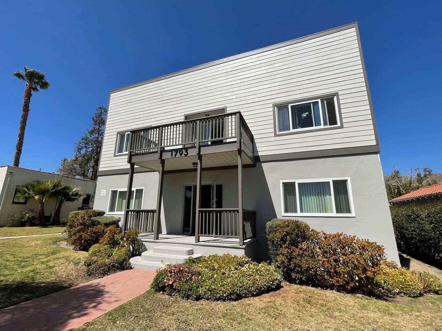 Ventura Apartment: 1793 Evans