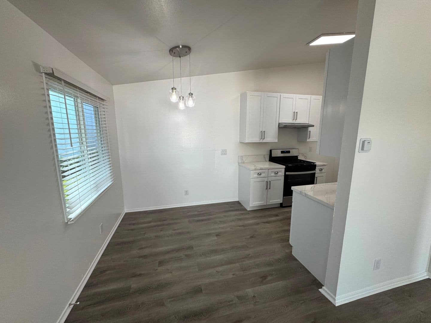 Ventura Apartment: 716-722 Sidonia