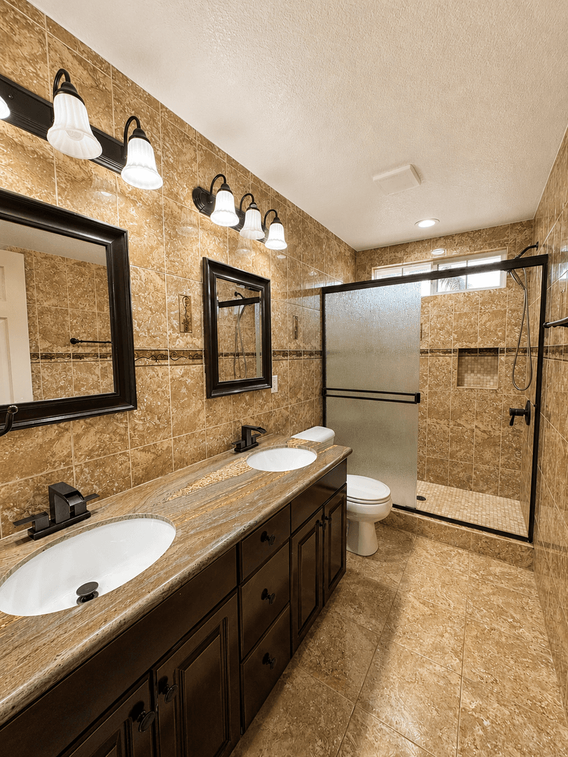 Oxnard House: 621 Marbella Court