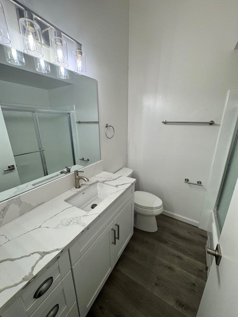Ventura Apartment: 716-722 Sidonia