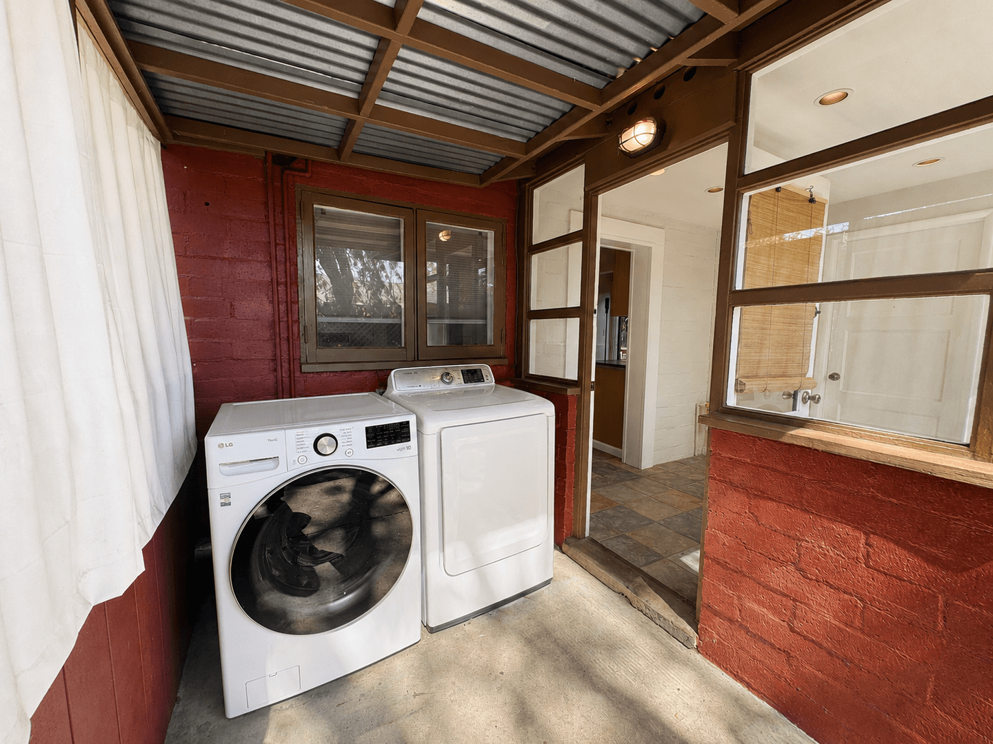 Ojai House: 406 S. Signal Street #A