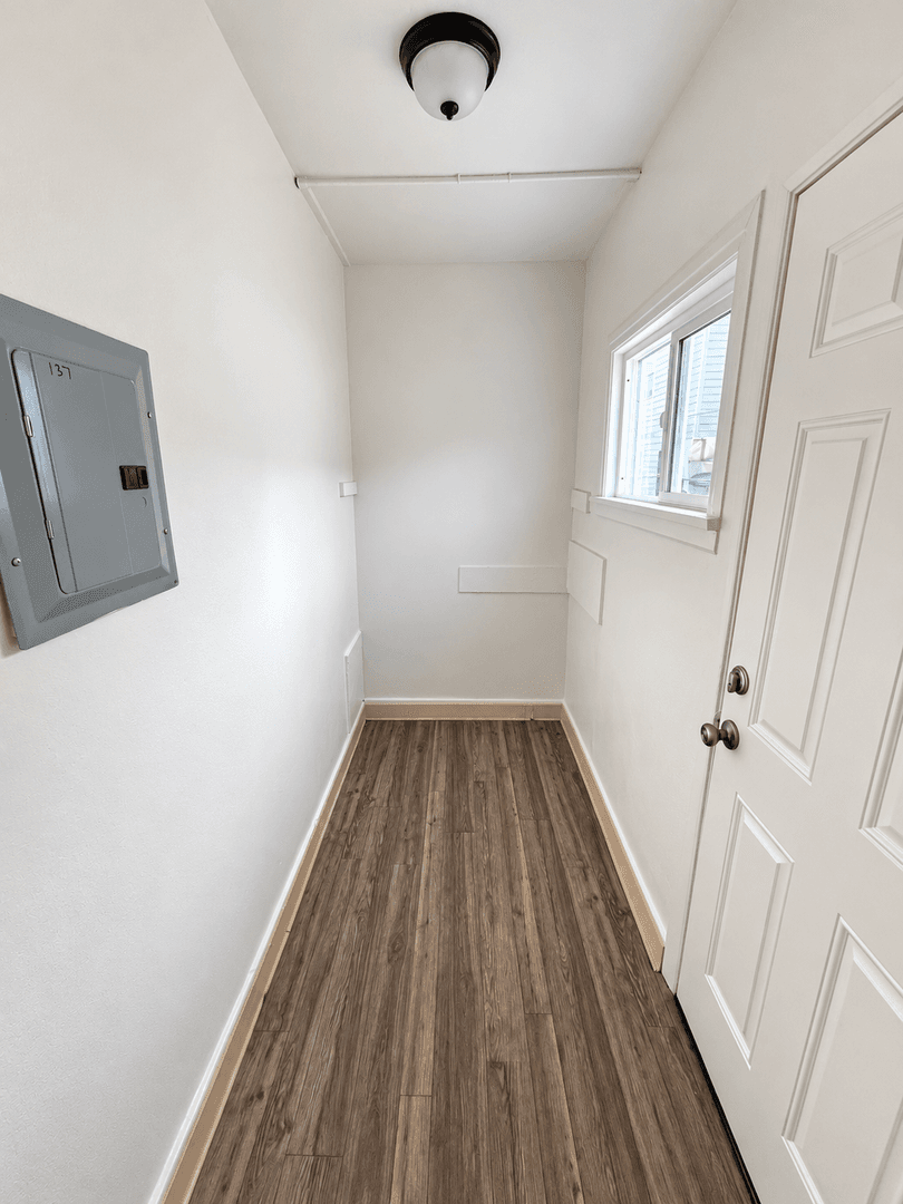 Ventura Apartment: 121-137 El Medio