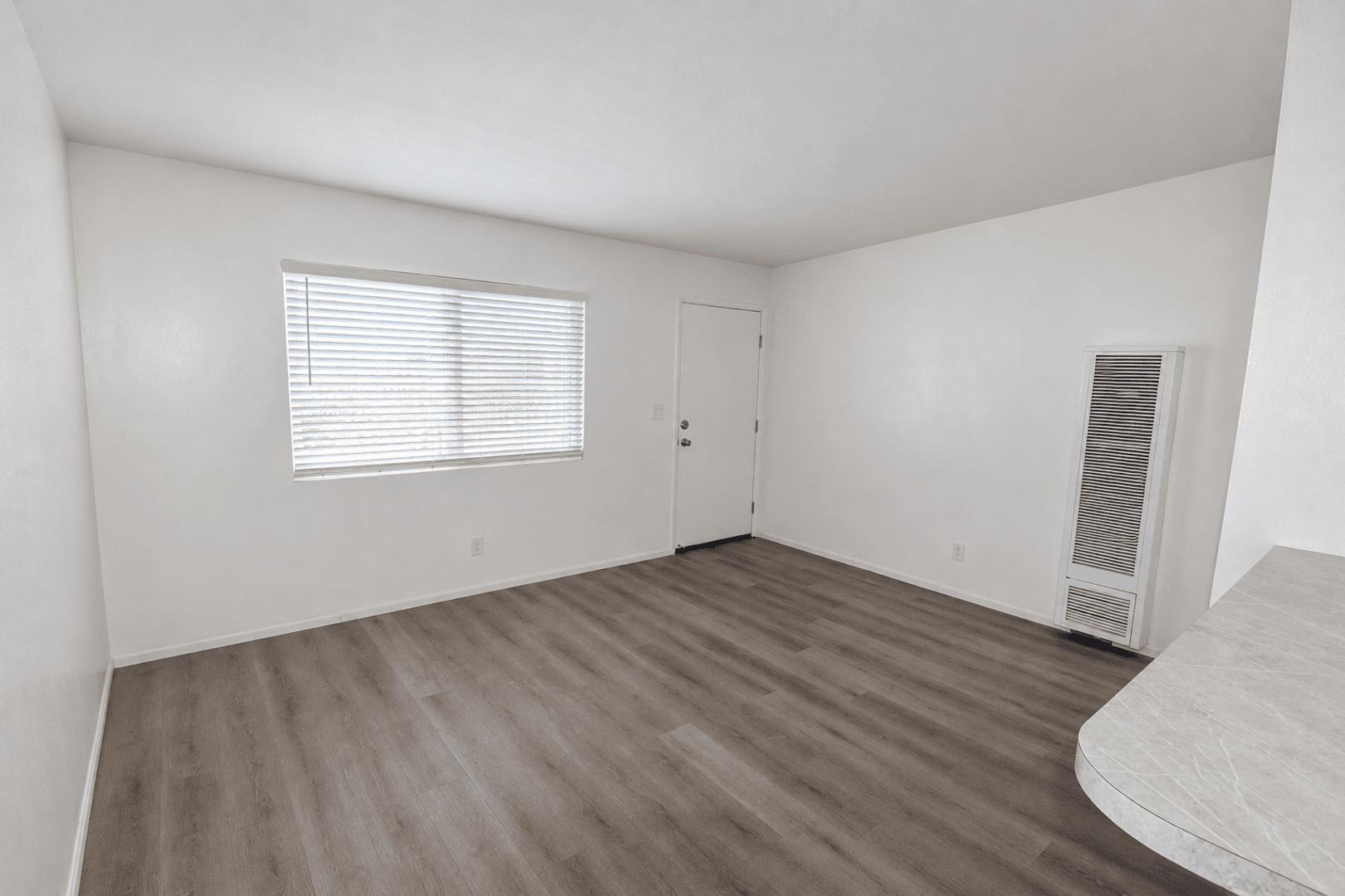 Oxnard Apartment: 4921 Nautilus Street #E