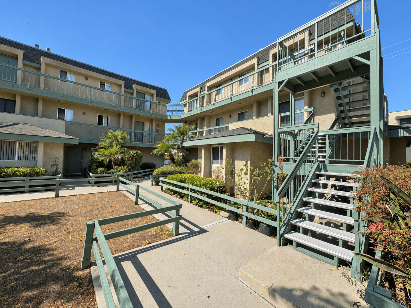 Ventura Apartment: 1075 N. Olive