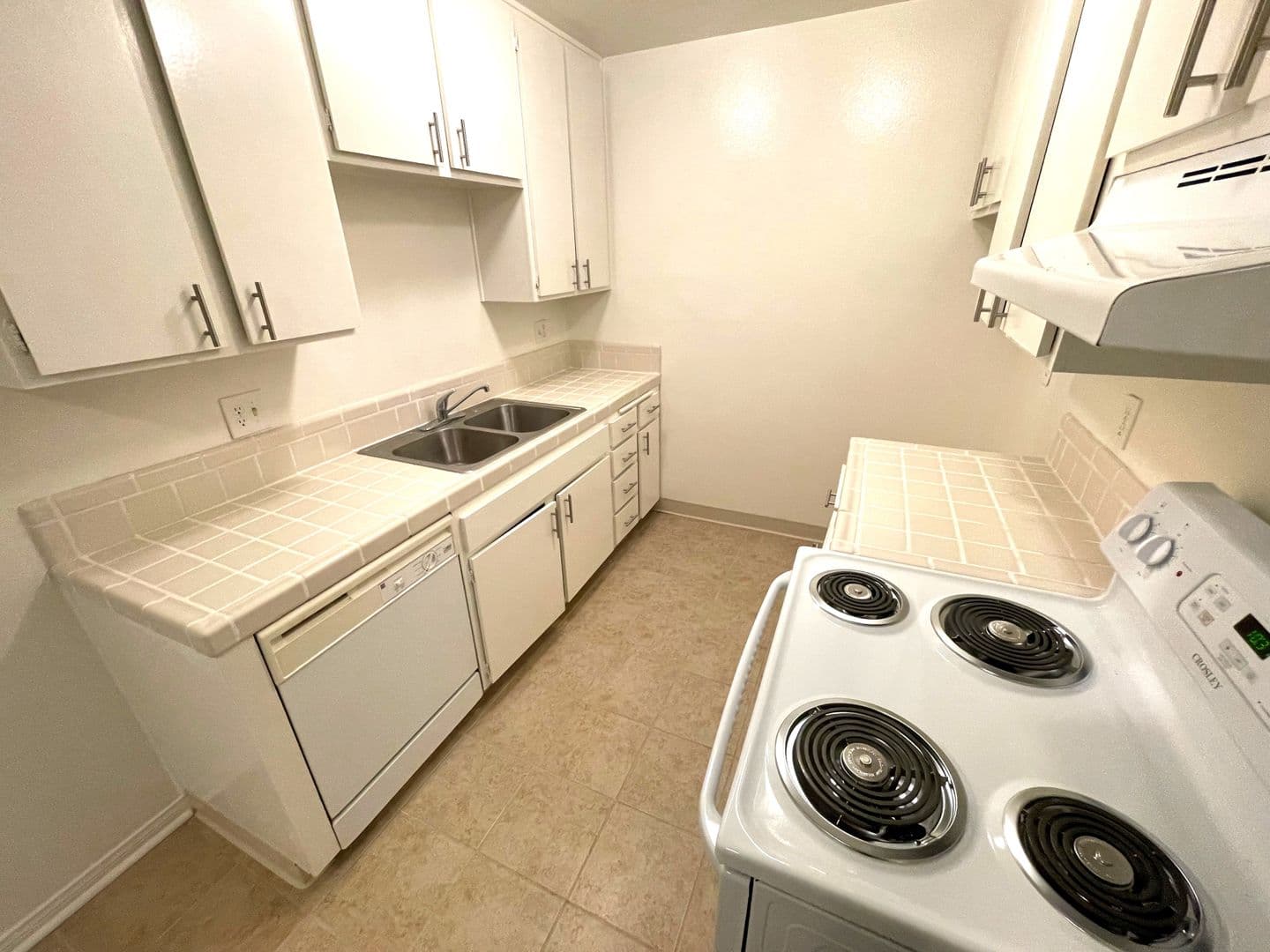 Ventura Apartment: 10855 & 10880 Del Norte