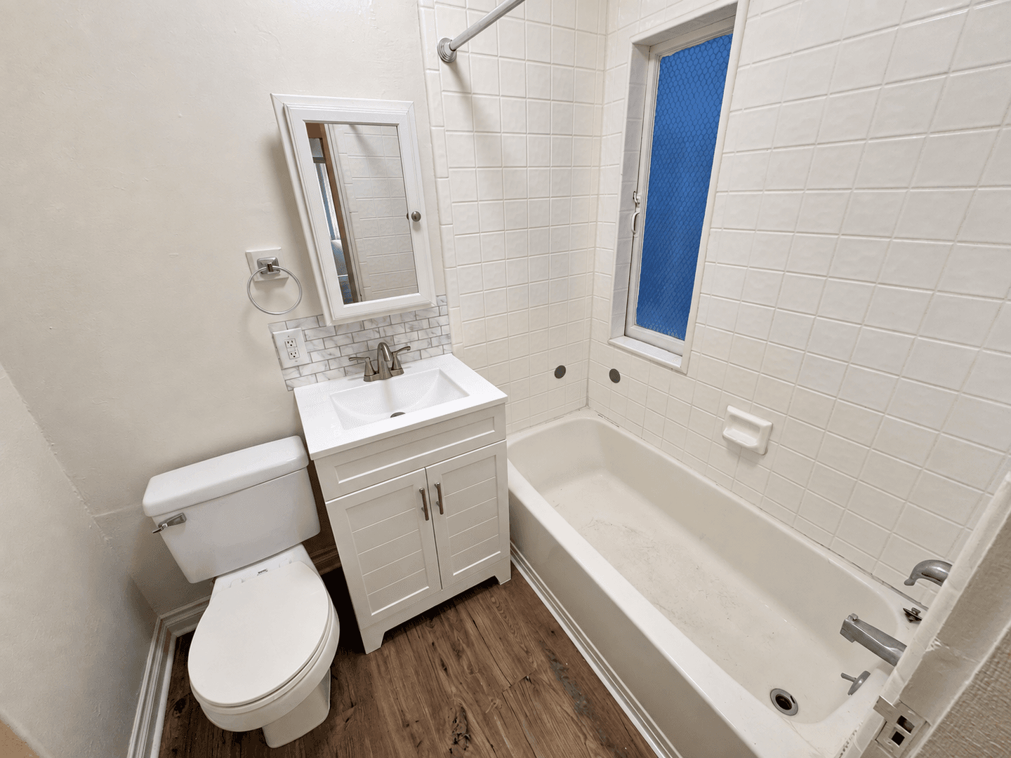 Ventura Apartment: 1793 Evans