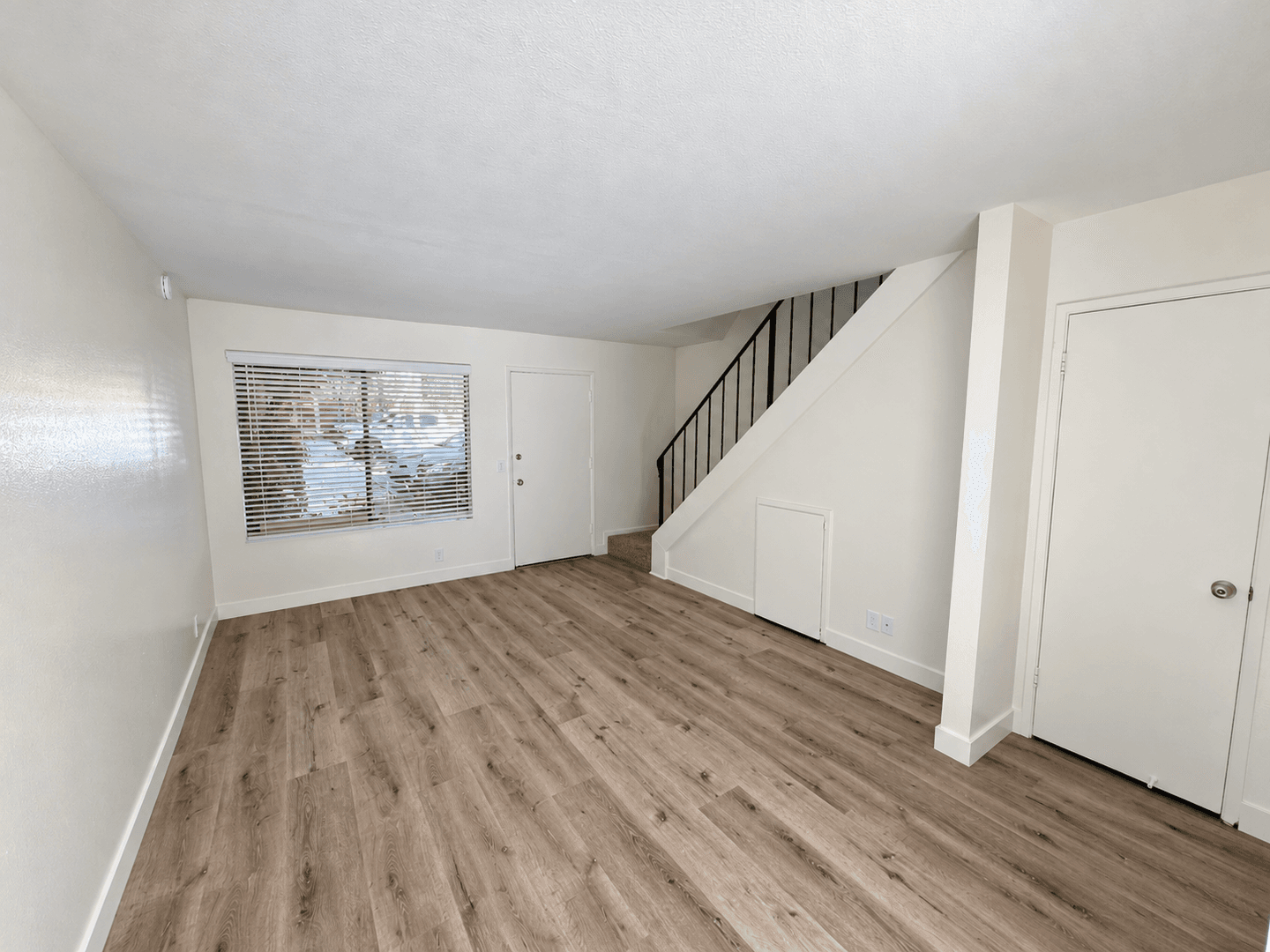 Ventura Apartment: 10855 & 10880 Del Norte