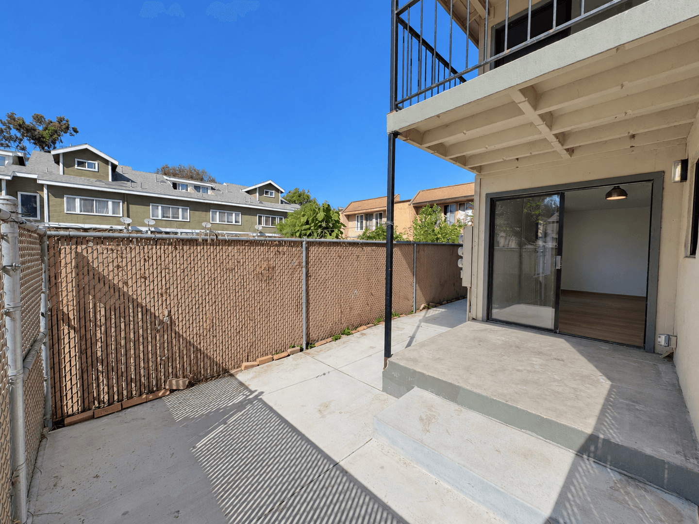 Santa Paula Apartment: 525-529 Acacia Road