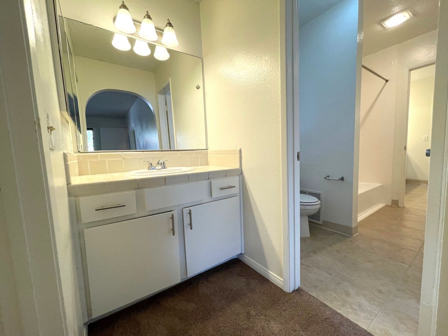 Ventura Apartment: 10855 & 10880 Del Norte