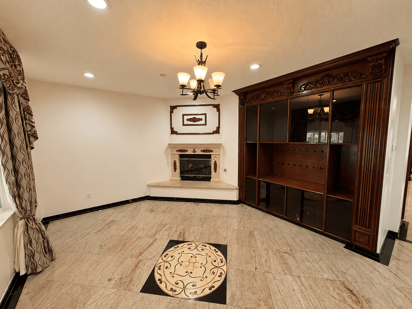 Oxnard House: 621 Marbella Court