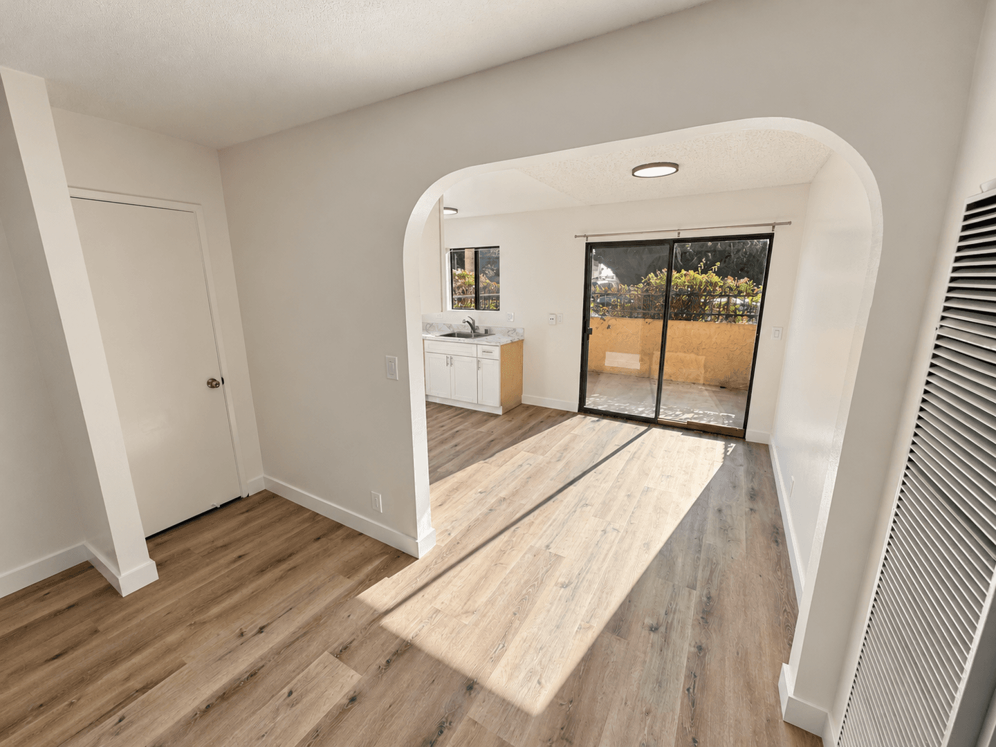 Ventura Apartment: 10855 & 10880 Del Norte