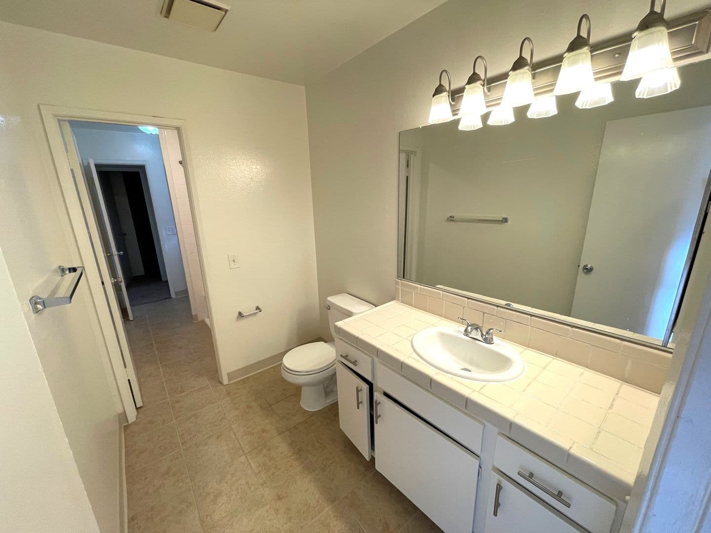Ventura Apartment: 10855 & 10880 Del Norte
