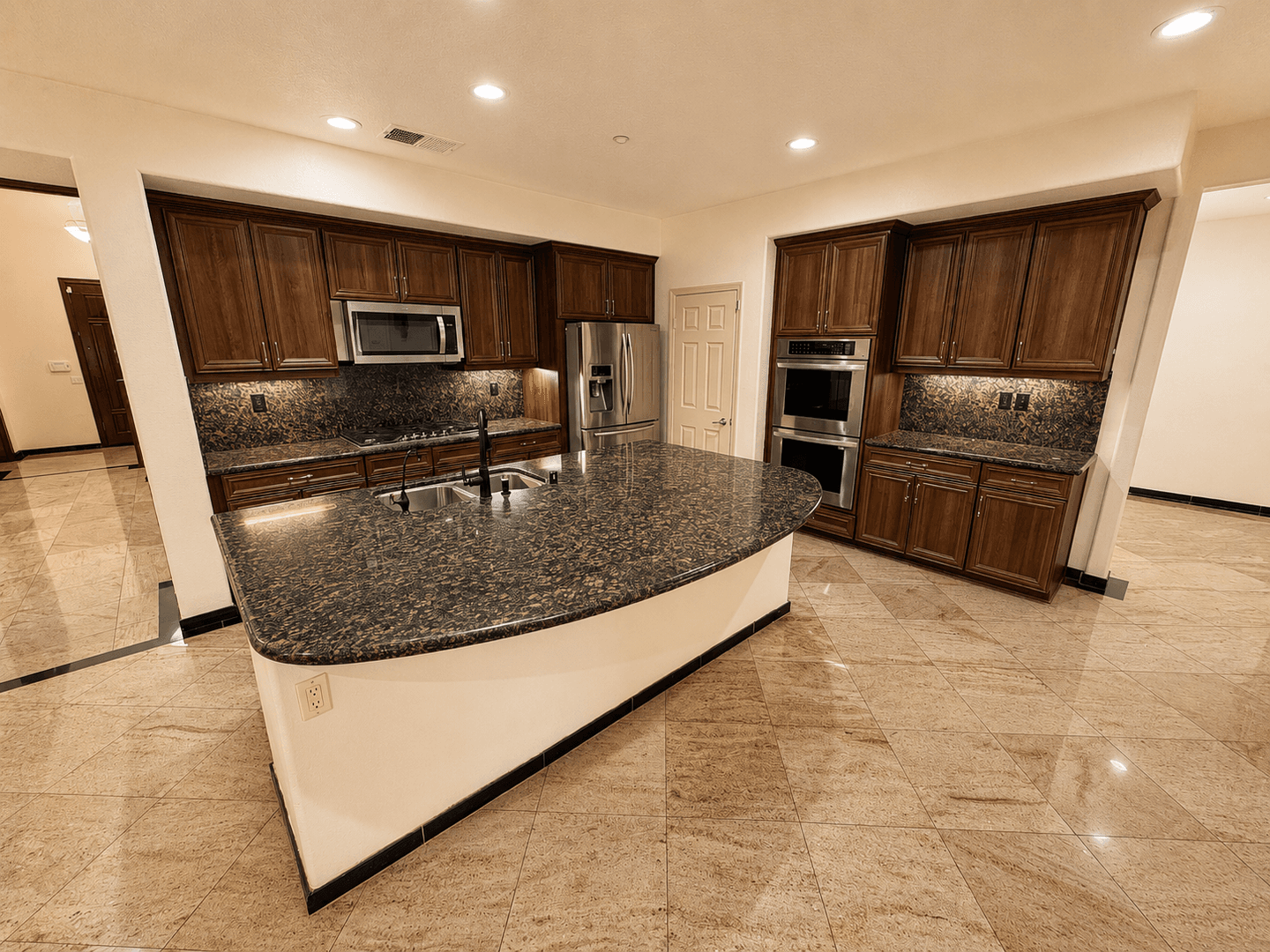 Oxnard House: 621 Marbella Court