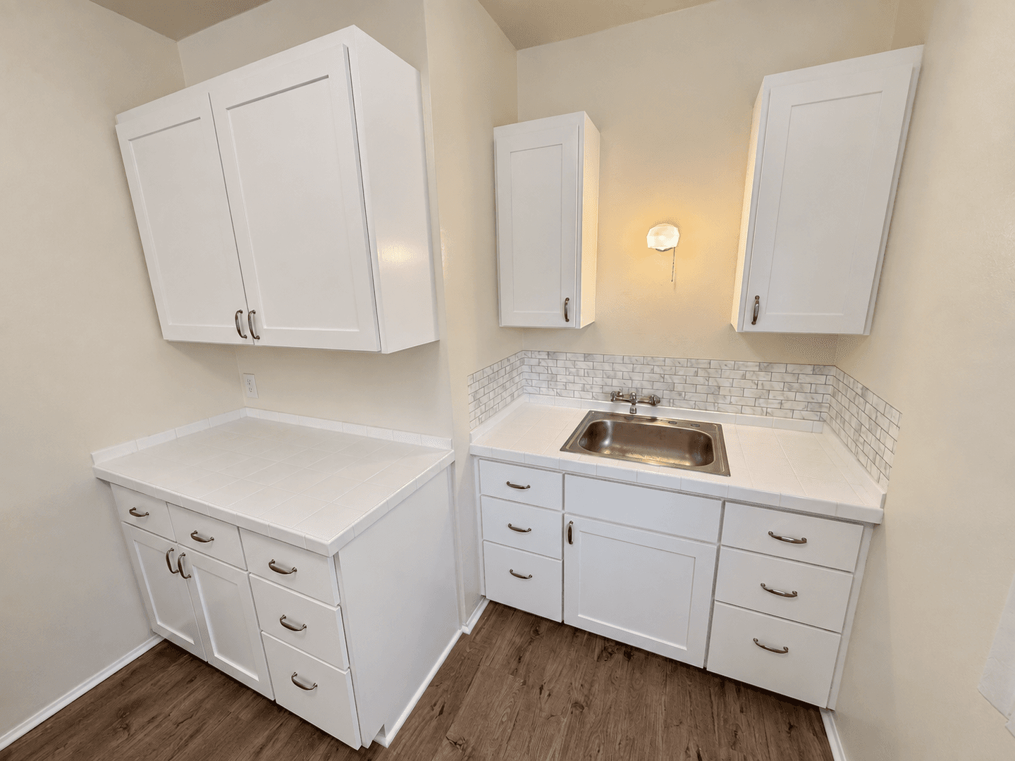 Ventura Apartment: 1793 Evans