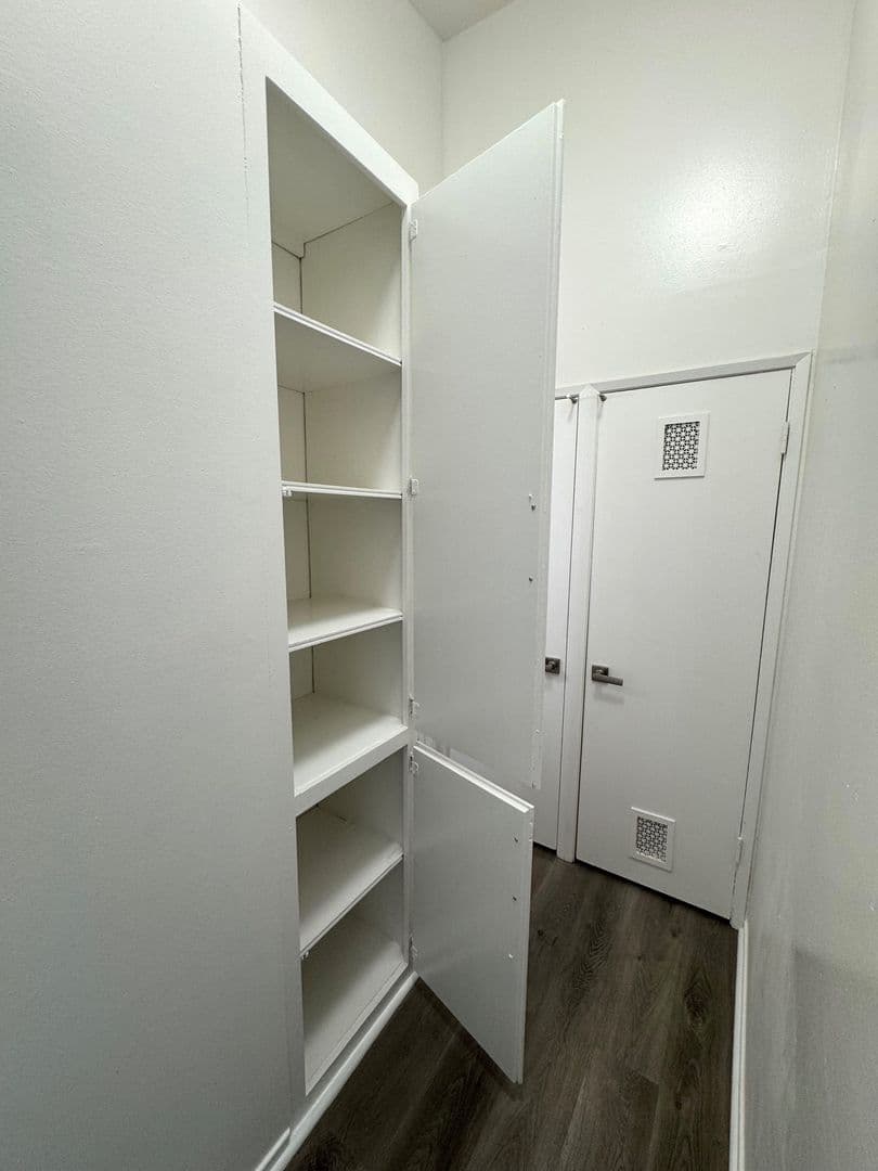 Ventura Apartment: 716-722 Sidonia