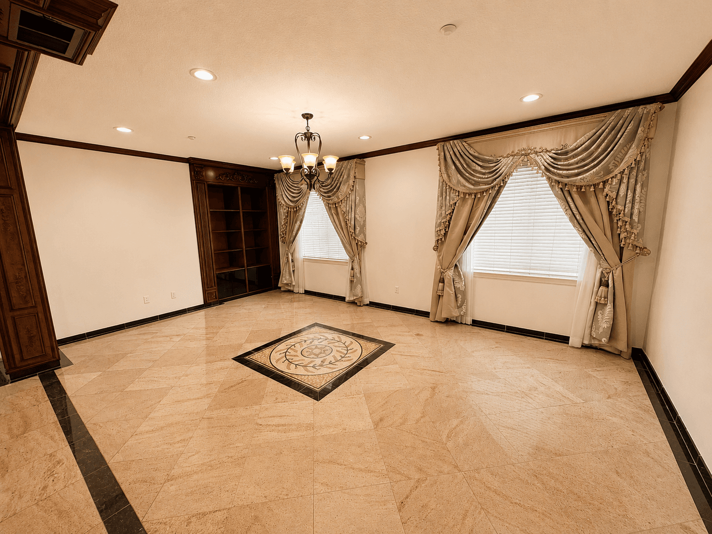 Oxnard House: 621 Marbella Court