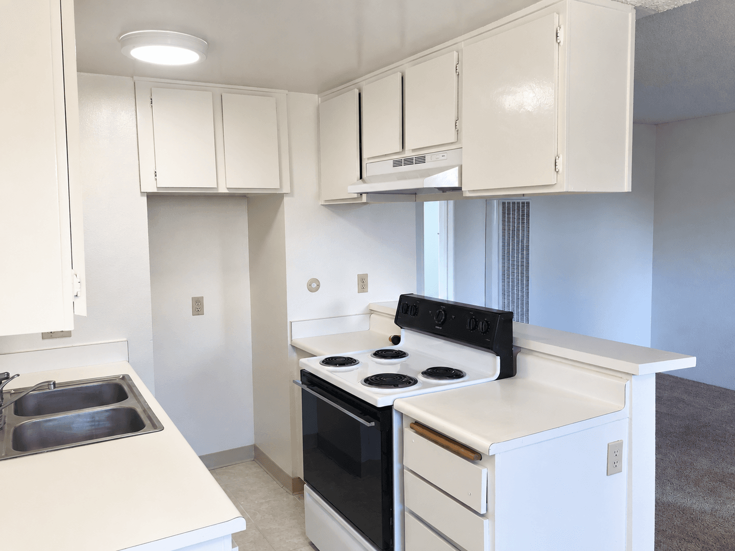 Ventura Apartment: 10855 & 10880 Del Norte