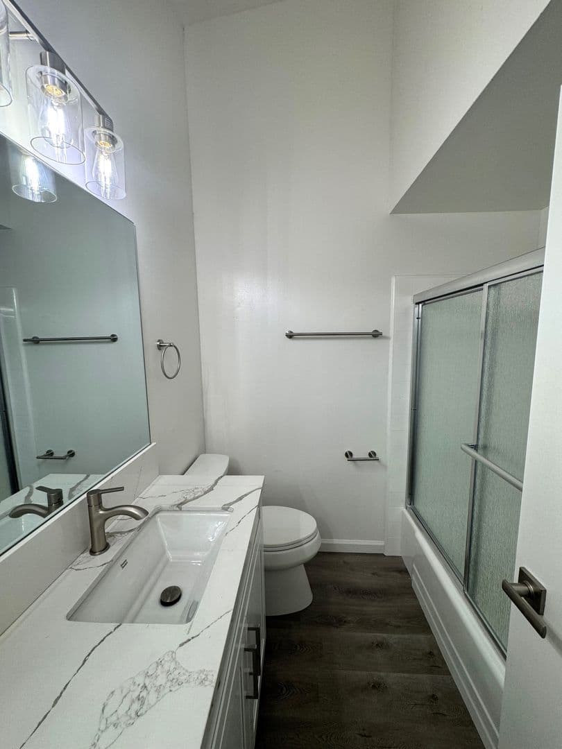 Ventura Apartment: 716-722 Sidonia