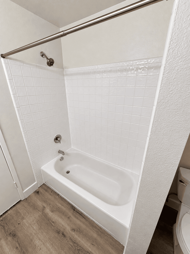 Ventura Apartment: 10855 & 10880 Del Norte