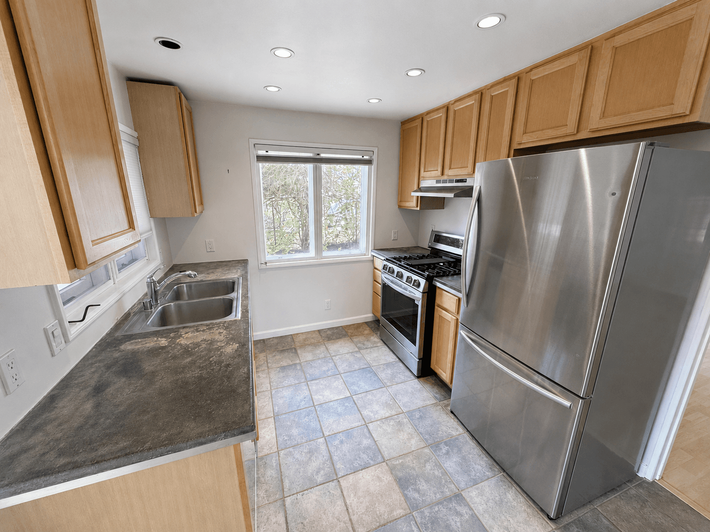 Ojai House: 406 S. Signal Street #A