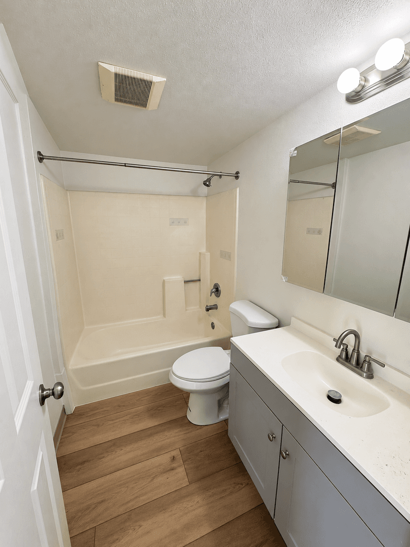 Santa Paula Apartment: 525-529 Acacia Road