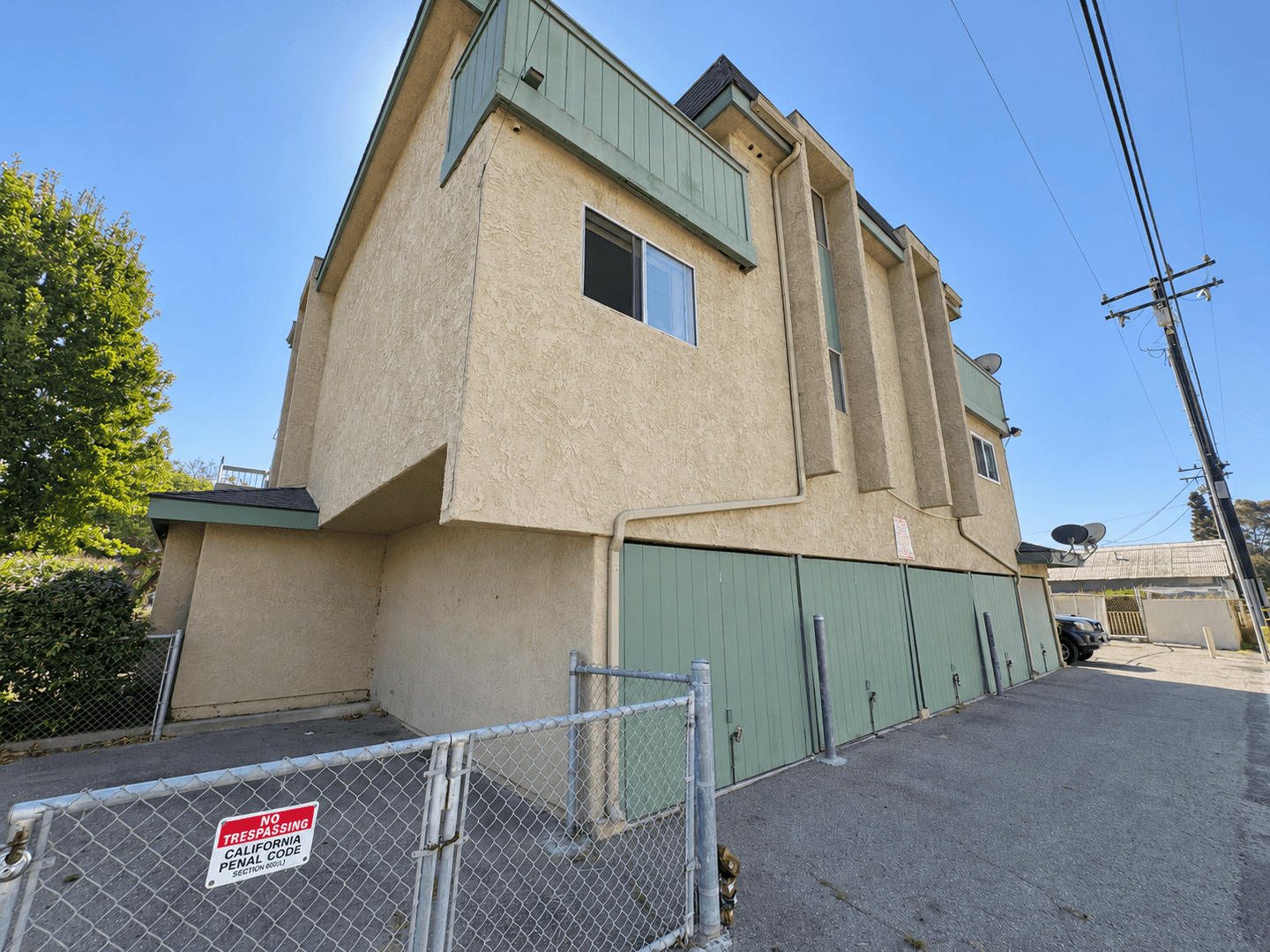 Ventura Apartment: 1075 N. Olive