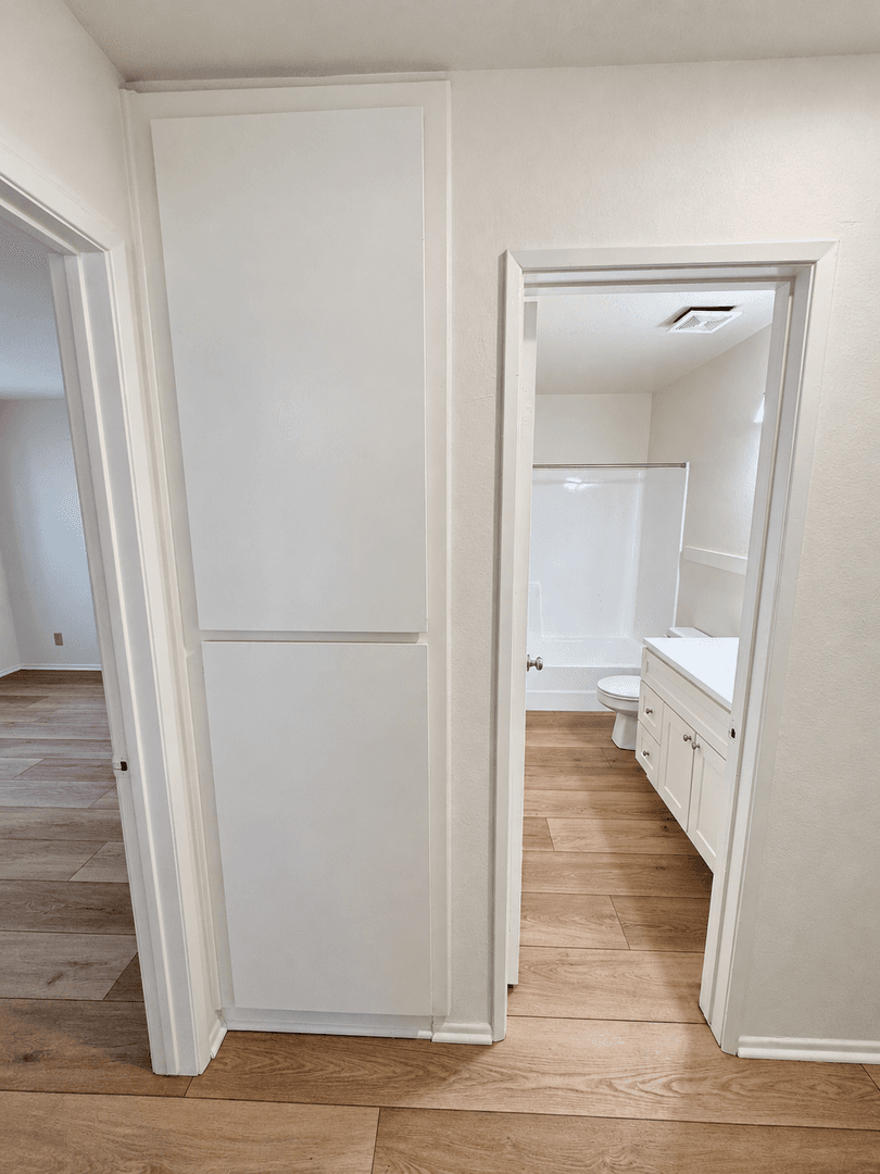 Ventura Apartment: 1075 N. Olive