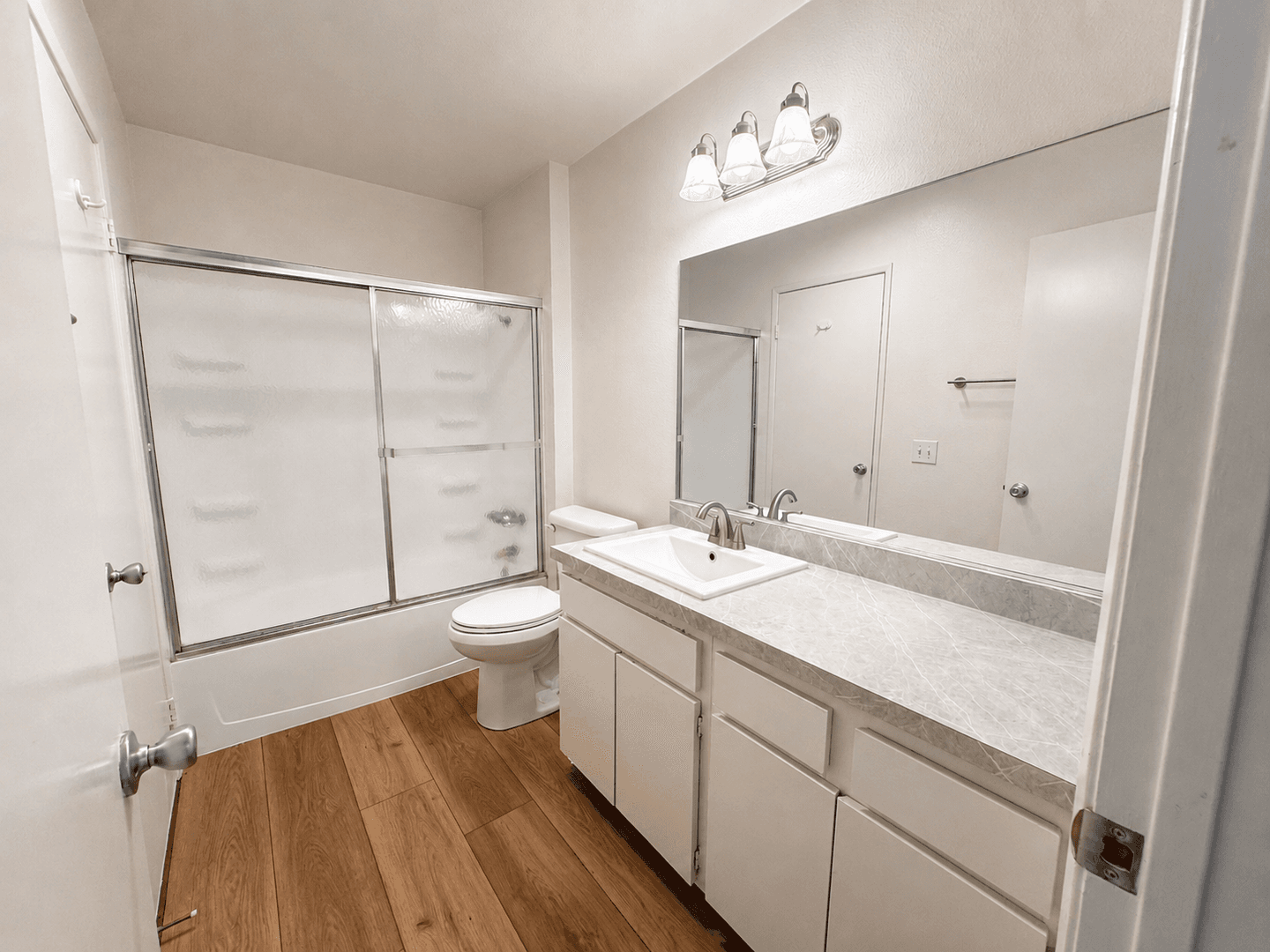 Ventura House: 1274 San Simeon #4