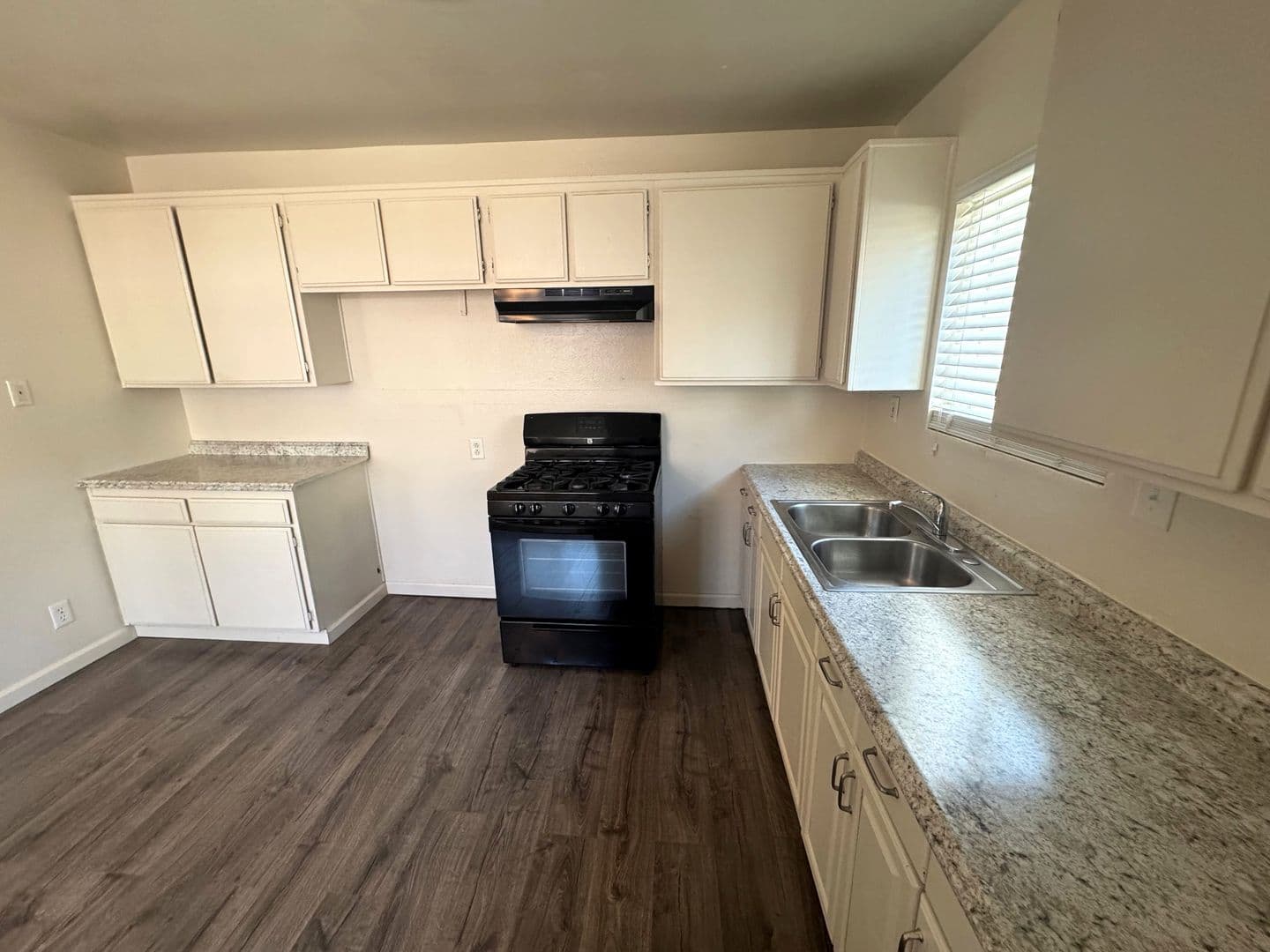 Ventura Apartment: 141 Holt Street